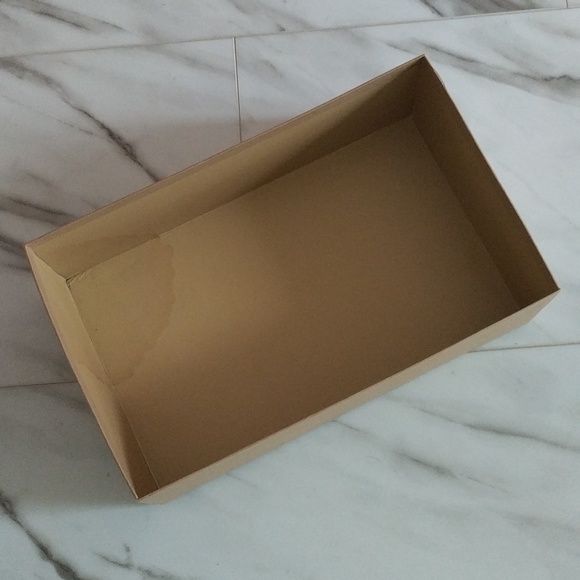 Burberry Box - Picture 3 of 3